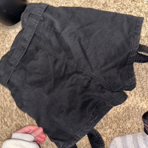 Woman’s high waisted Black Jean shorts - Picture 6 of 6